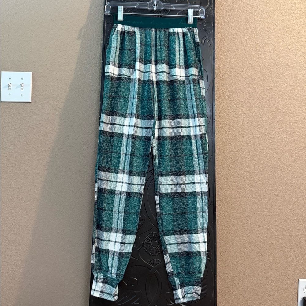 PINK Victoria's Secret Green Plaid Lounge Pants